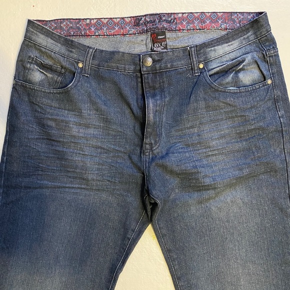 Men’s Dark Wash Straight Leg Lions Crest Jeans - Picture 6 of 6